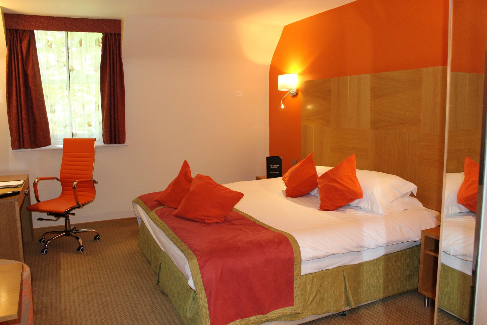The Pinewood Hotel Slough Kültér fotó