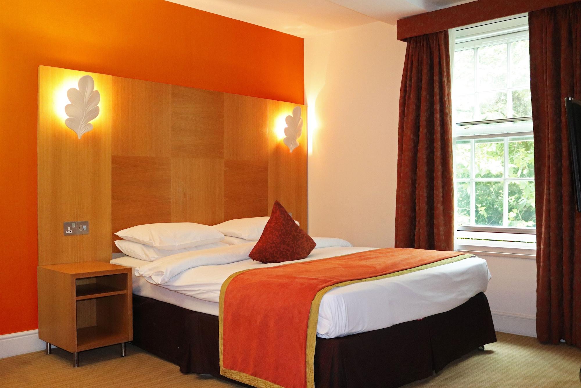 The Pinewood Hotel Slough Kültér fotó