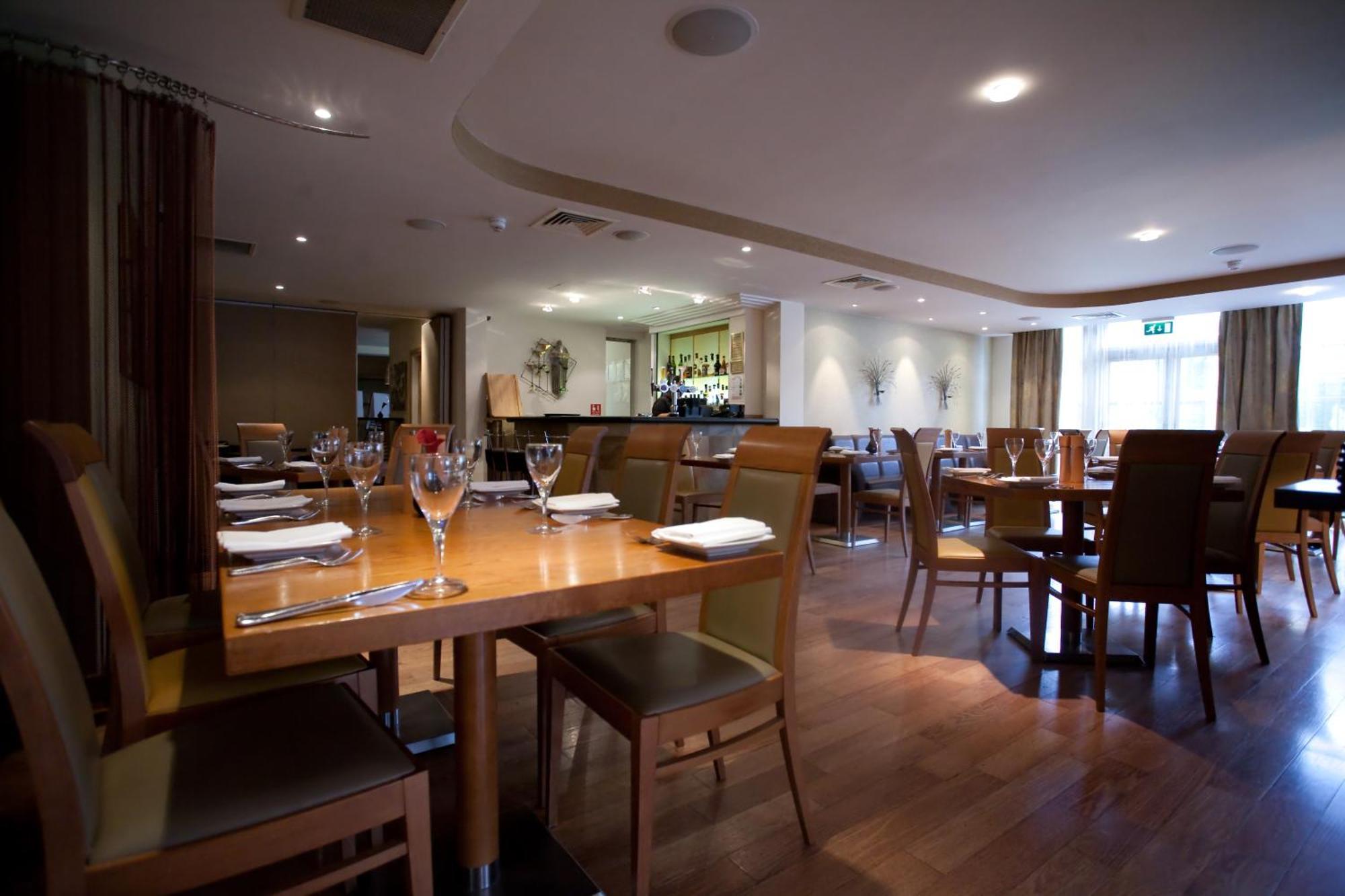 The Pinewood Hotel Slough Kültér fotó