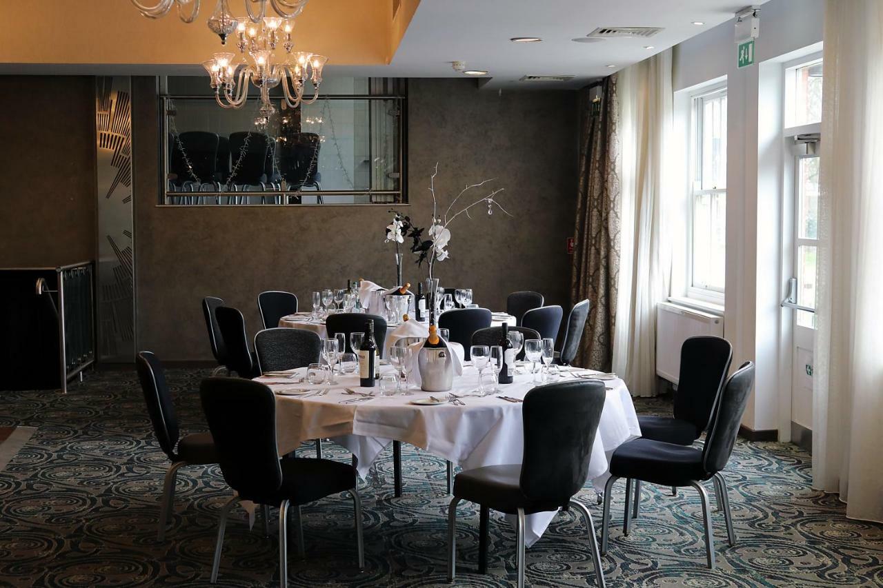 The Pinewood Hotel Slough Kültér fotó